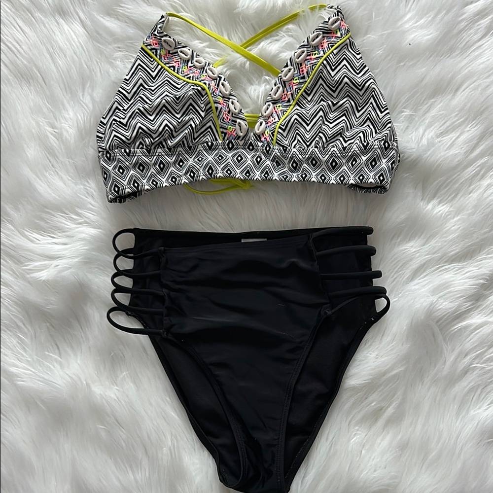 Xhilaration Black and White Bikini Set